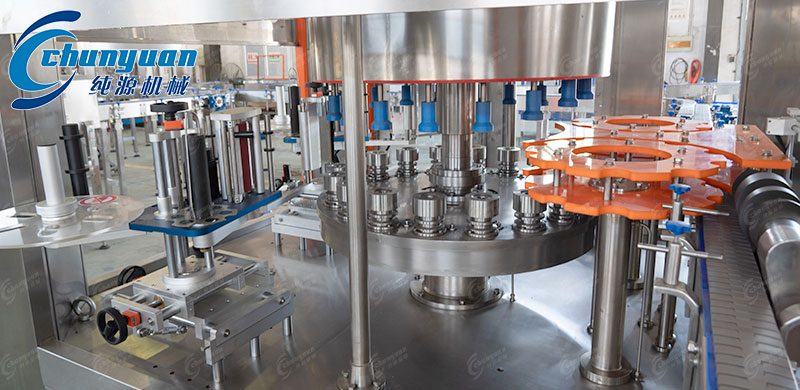 旋轉(zhuǎn)式貼標(biāo)機(jī)-5 旋轉(zhuǎn)式貼標(biāo)機(jī)-5